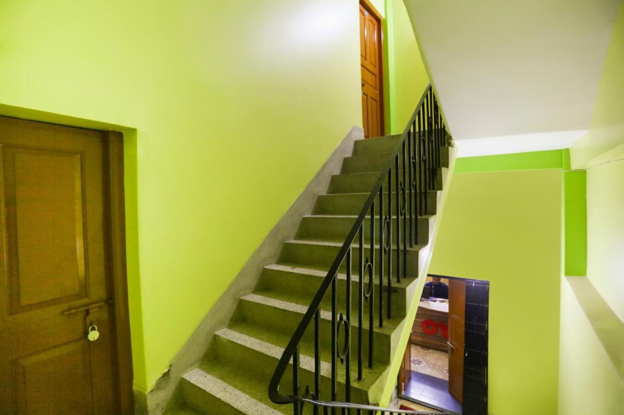 מלון כלכותה Oyo 64740 Sahu Palace מראה חיצוני תמונה